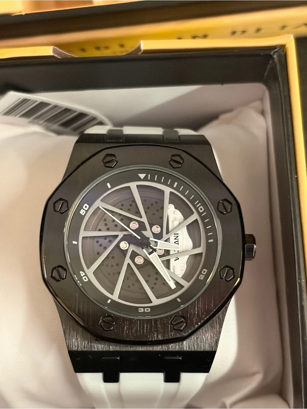 Invicta bold black